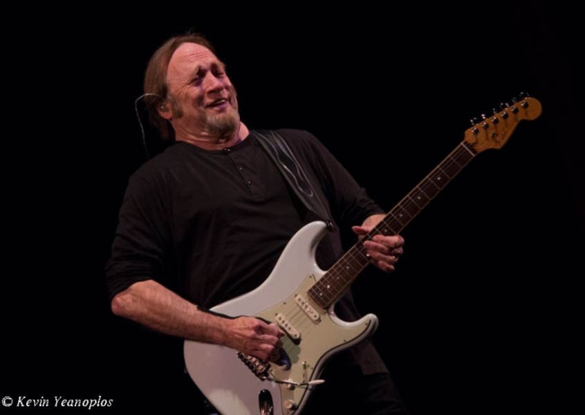 stephen stills makes suite music at the fox theatre axs