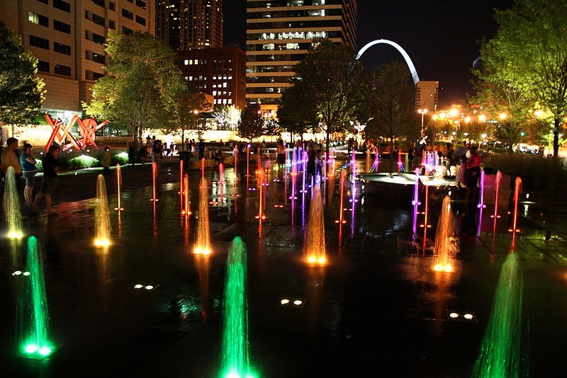 best places to take holiday family photos in st louis axs