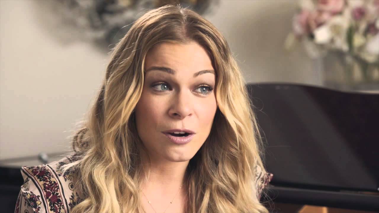 leann rimes gives the holidays great country flavor in today is today is christmas leann rimes