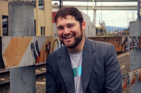 David Pollack premiere's his new perfect vacation single 'Windy City'