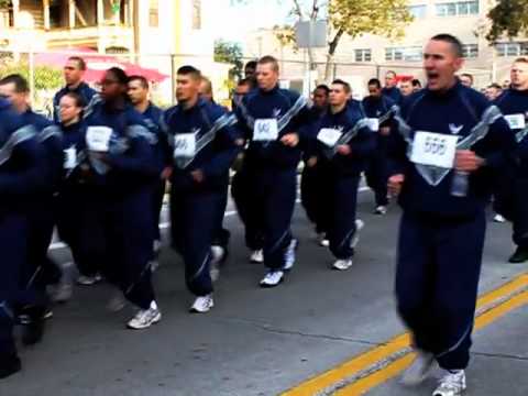Turkey trots and Thanksgiving parades in San Antonio 2017