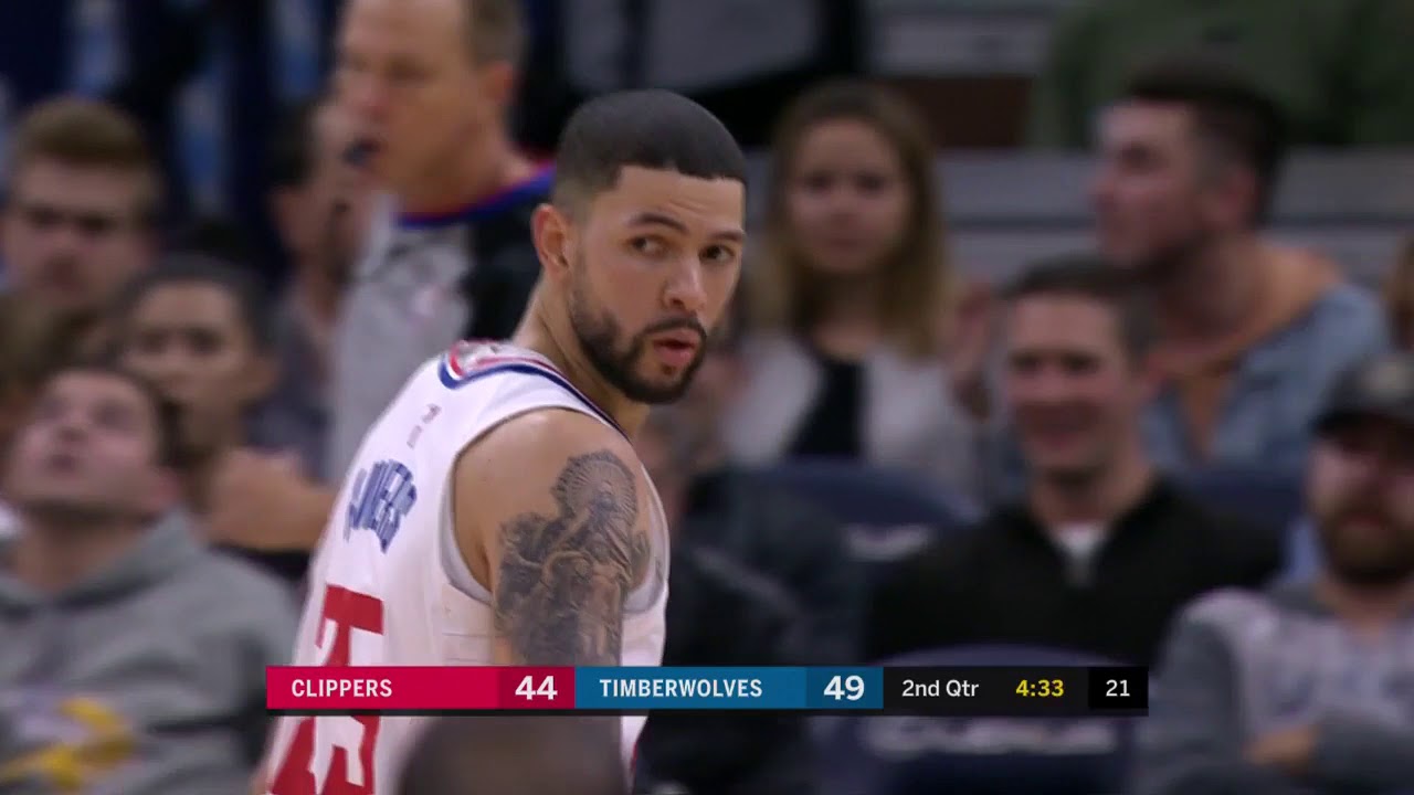 LA Clippers giveaways: Dec. 20 is free holiday scarf night