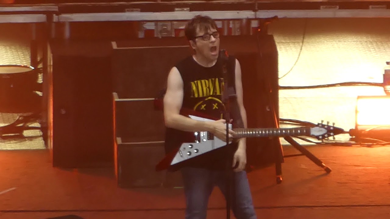 Watch: Weird Al Yankovic joins Weezer onstage to perform 'Africa'
